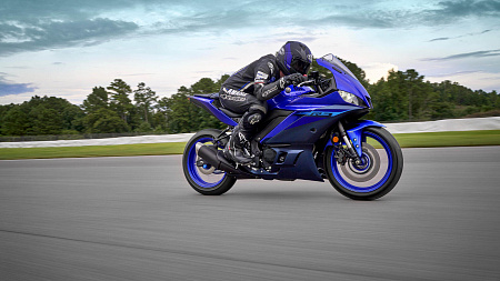 Мотоцикл Yamaha R3